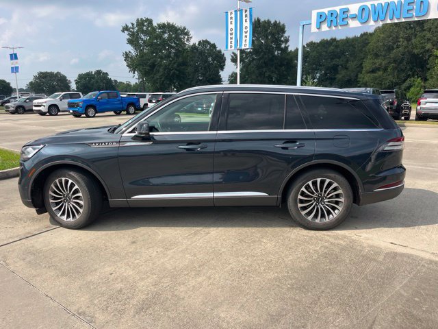 Used 2023 Lincoln Aviator Reserve w/ Equipment Group 201A RWD image 3