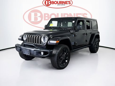 Used 2025 Jeep Wrangler Unlimited Sahara image 7