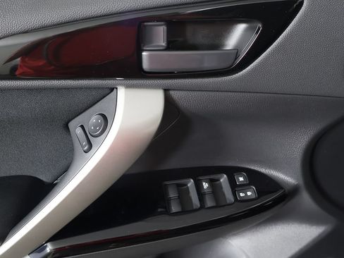 New 2026 Mitsubishi Eclipse Cross LE AWD/4WD image 30