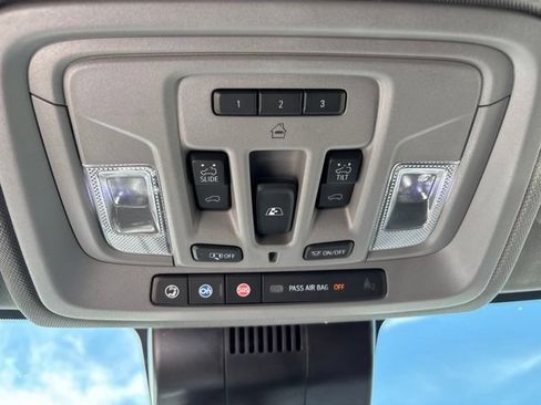 Used 2023 Chevrolet Silverado 1500 LTZ w/ LTZ Premium Package AWD/4WD image 26