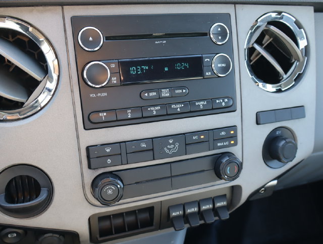 Used 2018 Ford F650 2WD Regular Cab Super Duty image 32