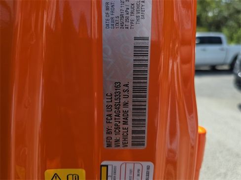 New 2025 Jeep Gladiator Sport image 27