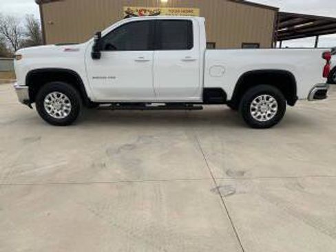 Used 2022 Chevrolet Silverado 2500 LT w/ Convenience Package image 5