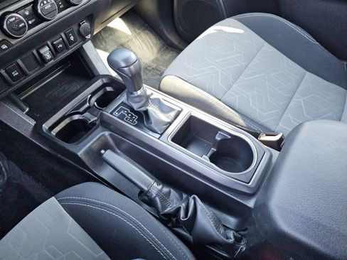 Used 2023 Toyota Tacoma TRD Sport AWD/4WD image 34