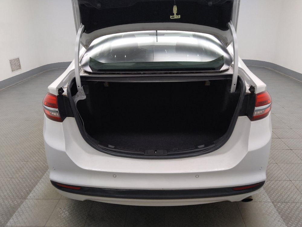 Used 2018 Ford Fusion SE FWD image 29