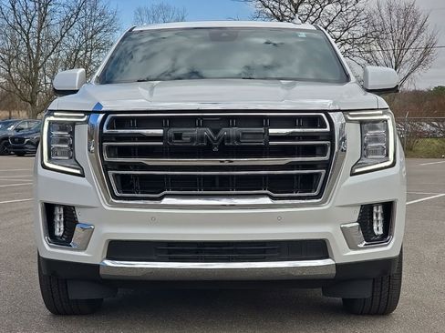 Used 2023 GMC Yukon SLT w/ SLT Luxury Package image 15