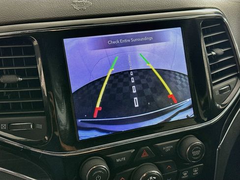 Used 2019 Jeep Grand Cherokee Limited RWD image 23