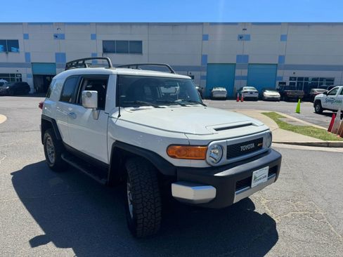 Used 2012 Toyota FJ Cruiser 4WD w/ Upgrade Pkg image 23