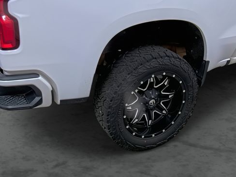 Used 2019 Chevrolet Silverado 1500 RST image 12