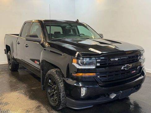 Used 2017 Chevrolet Silverado 1500 LT w/ Midnight Edition AWD/4WD image 3