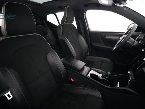 Used 2022 Volvo XC40 P8 Recharge Ultimate AWD/4WD image 23