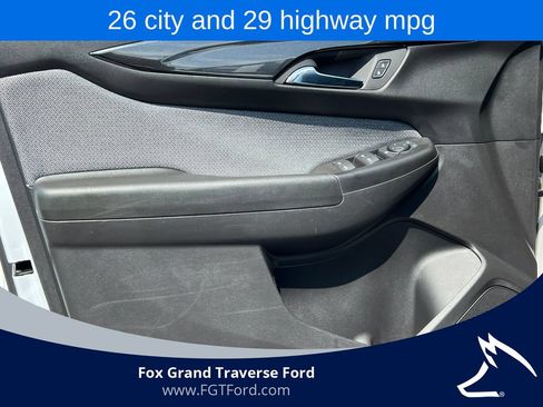Used 2025 Chevrolet TrailBlazer LT AWD/4WD image 14