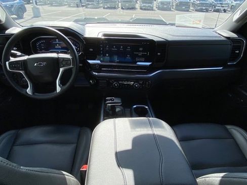 Used 2024 Chevrolet Silverado 1500 LT Trail Boss w/ Convenience Package II image 27