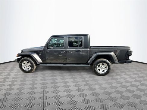 Used 2022 Jeep Gladiator Sport image 7