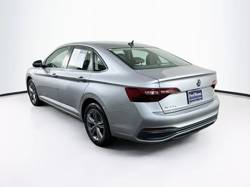 Certified 2023 Volkswagen Jetta SE FWD image 6
