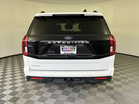 Used 2025 Ford Expedition Active image 5