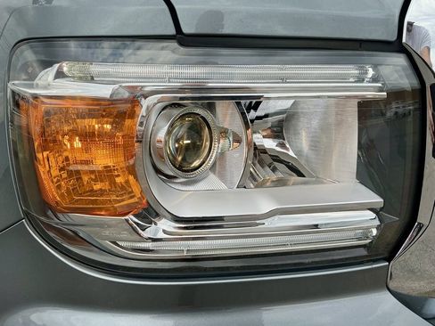 Used 2019 GMC Canyon SLT w/ Trailering Package image 8