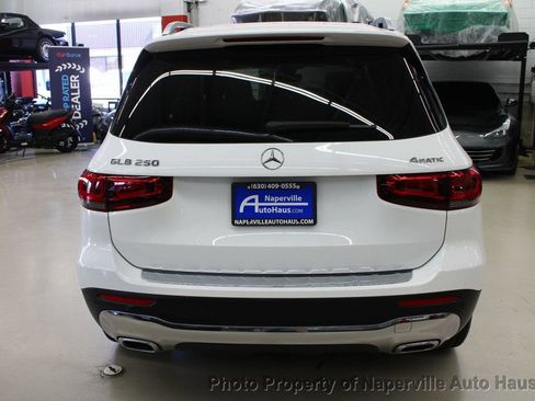 Used 2021 Mercedes-Benz GLB 250 4MATIC image 5