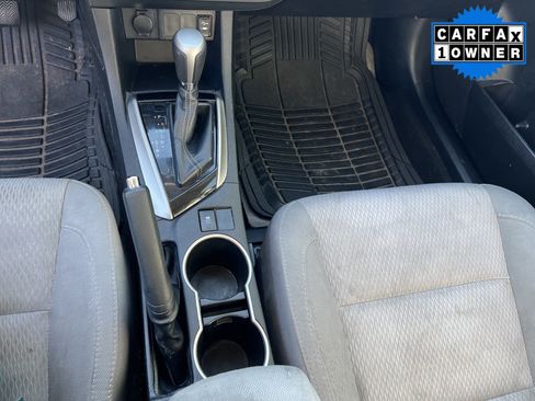 Used 2015 Toyota Corolla LE FWD image 10