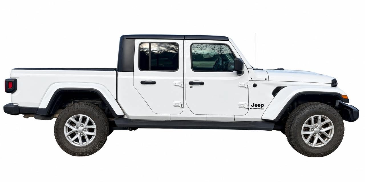 Used 2023 Jeep Gladiator Sport AWD/4WD image 5