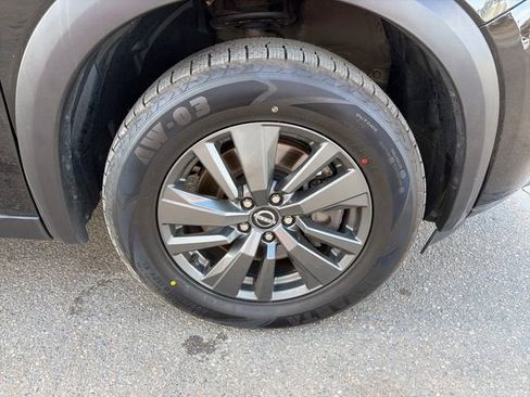 Used 2022 Nissan Pathfinder S AWD/4WD image 13