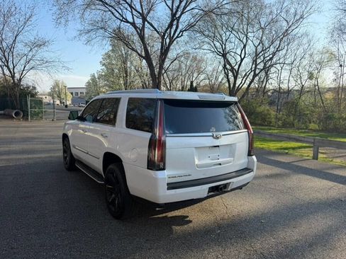 Used 2018 Cadillac Escalade Luxury image 7