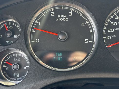 Used 2011 GMC Sierra 2500 Denali w/ Suspension Package, Off-Road AWD/4WD image 27