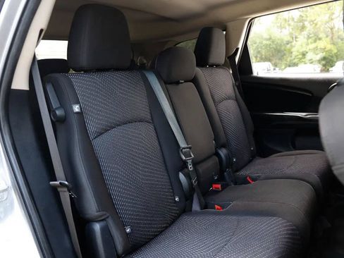 Used 2020 Dodge Journey SE FWD image 16
