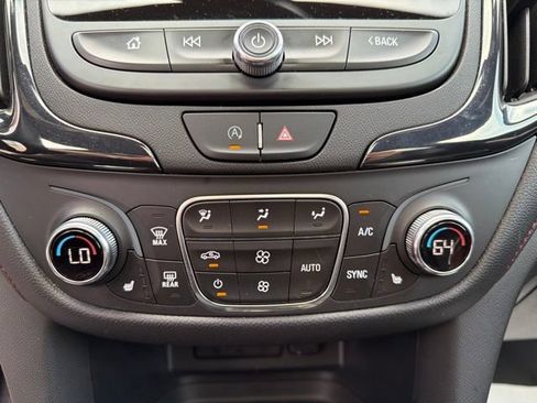 Used 2022 Chevrolet Equinox RS w/ RS Leather Package FWD image 29