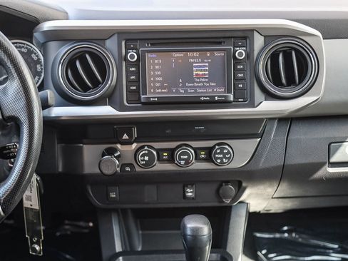 Used 2019 Toyota Tacoma SR5 RWD image 13