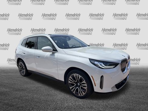 Used 2025 BMW X3 xDrive30i AWD/4WD image 2