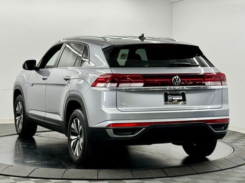 Used 2025 Volkswagen Atlas Cross Sport SE image 10