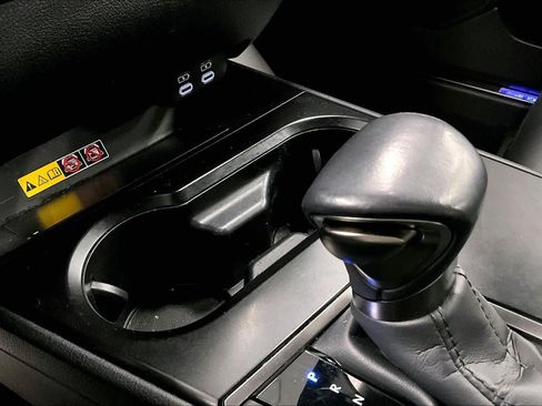 Used 2024 Lexus UX 250h FWD image 16