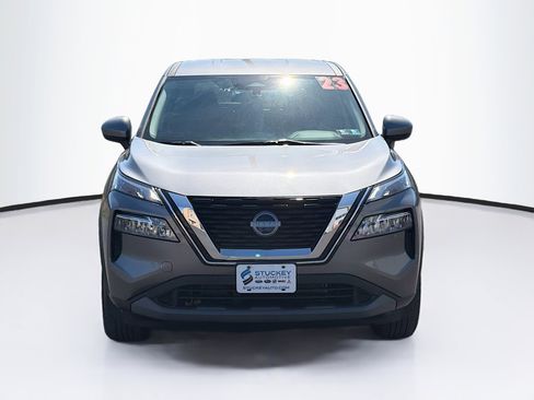 Used 2023 Nissan Rogue SV image 3