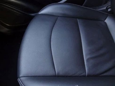 Used 2024 GMC Terrain SLT image 32