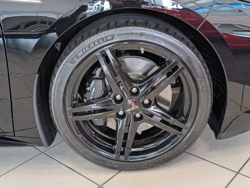 Used 2025 Chevrolet Corvette Stingray Premium Cpe w/ Z51 Performance Package RWD image 15