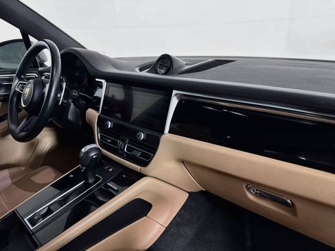 Used 2023 Porsche Macan AWD/4WD image 27
