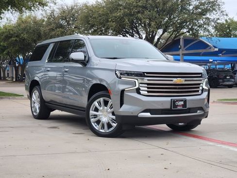 Used 2024 Chevrolet Suburban High Country w/ Premium Package AWD/4WD image 2