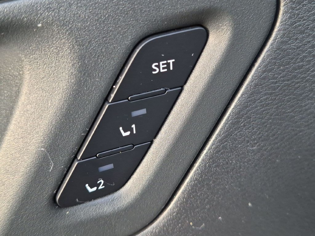 Used 2024 Nissan Ariya AWD image 38
