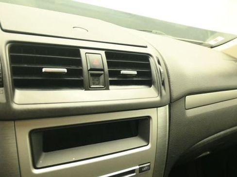 Used 2010 Ford Fusion SE FWD image 16