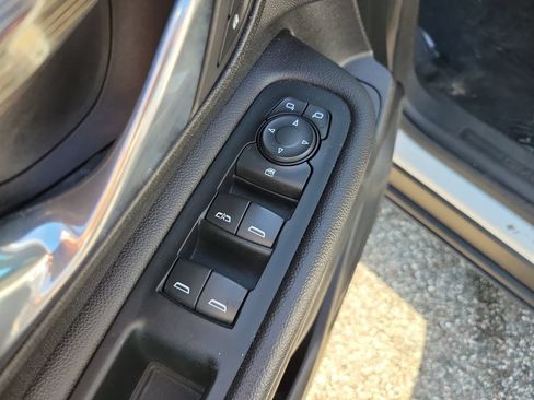 Used 2022 GMC Terrain SLE FWD image 13