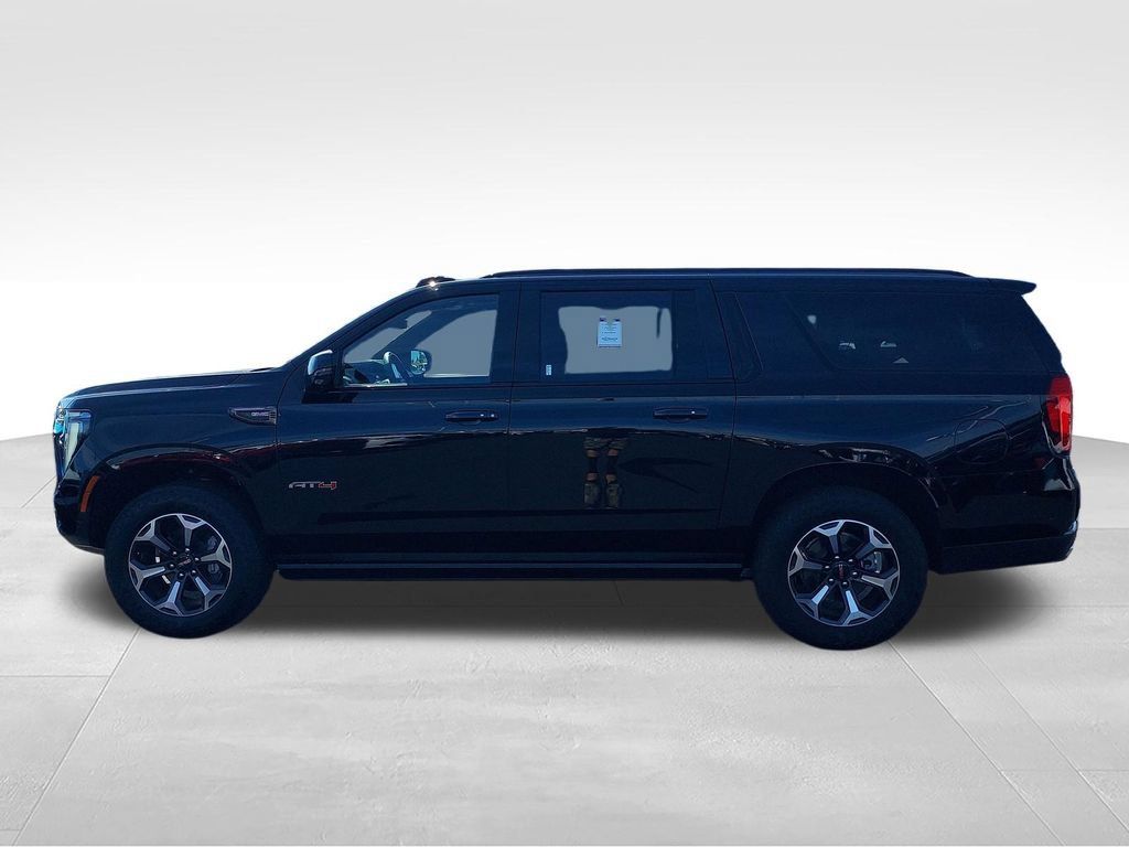 Used 2025 GMC Yukon XL AT4 Ultimate AWD/4WD image 2
