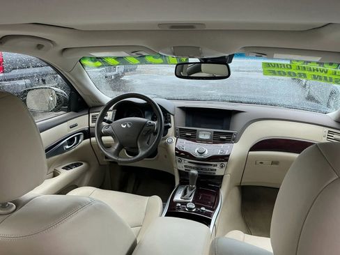 Used 2016 INFINITI Q70 3.7 w/ Technology Package AWD/4WD image 16