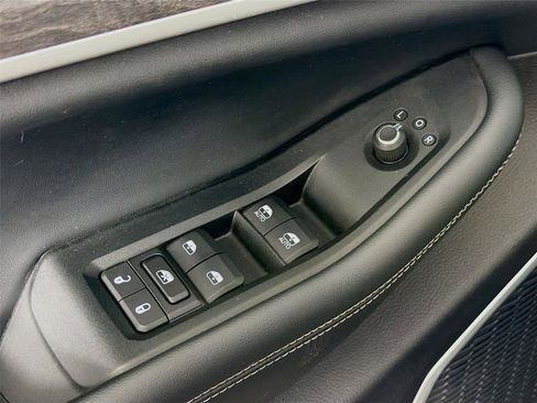 Used 2021 Jeep Grand Cherokee L Limited AWD/4WD image 19