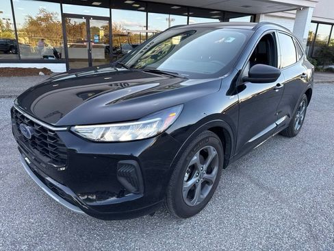 Certified 2023 Ford Escape ST-Line w/ Tech Pack #1 FWD image 6
