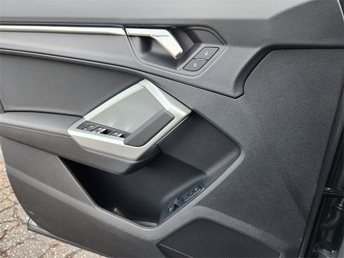 New 2025 Audi Q3 2.0T Premium image 22
