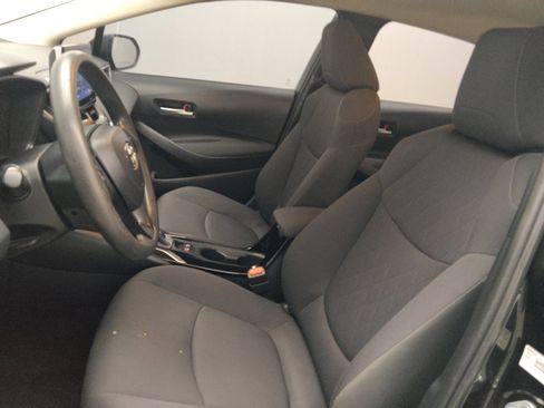 Used 2021 Toyota Corolla LE FWD image 17