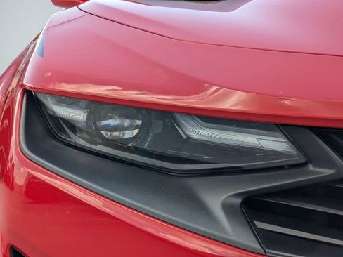 Used 2022 Chevrolet Camaro LT RWD image 9