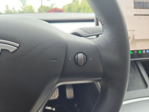 Used 2022 Tesla Model Y Performance AWD/4WD image 24
