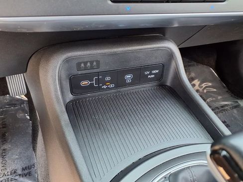 Certified 2025 Hyundai Kona SEL FWD image 23